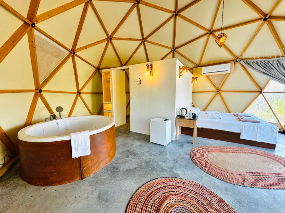 In Out Resort Glamping