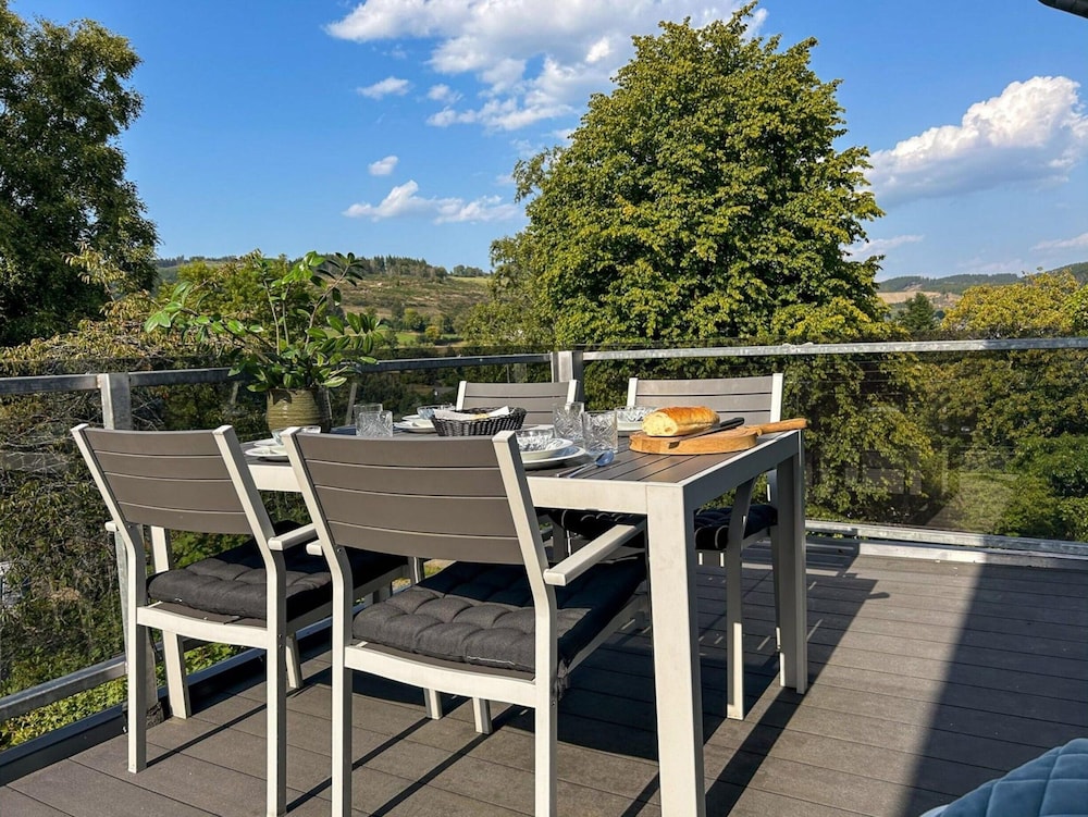Modern Holiday Apartment in Zuschen