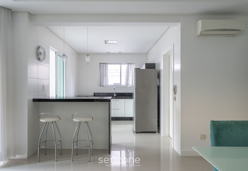 3BR Apt w/ BBQ 300m From the Beach Ivt1301