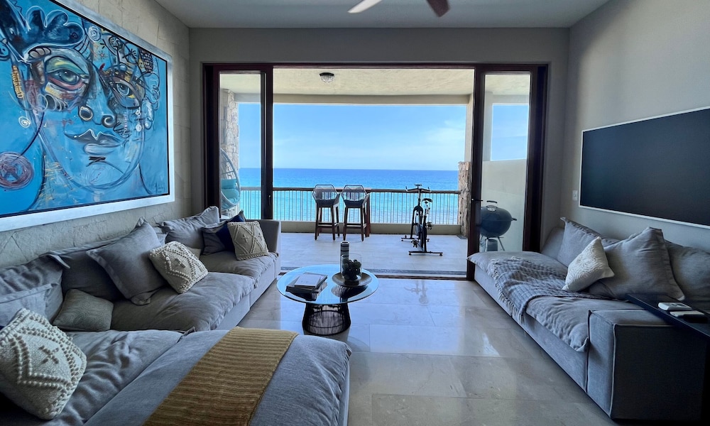 Stunning Condo in Cabo with Ocean Views