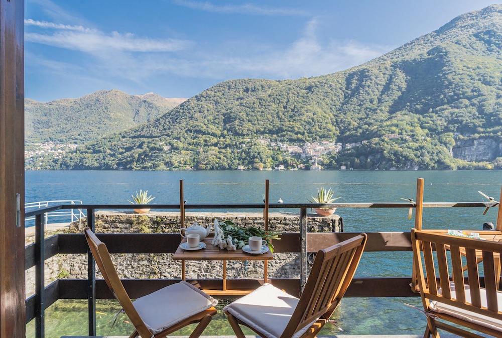Your Private Harbour Nearby George Clooney by Rent all Como