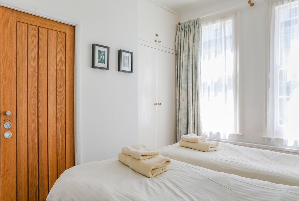 4 Glenthorne House