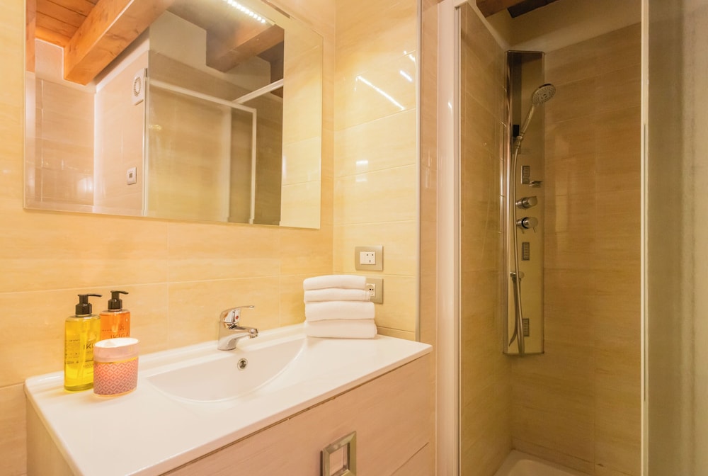 Domus in Como by Rent all Como