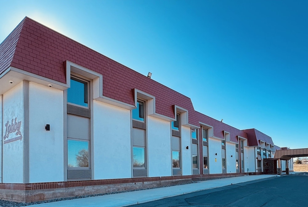 Red Rock Hotel & Suites