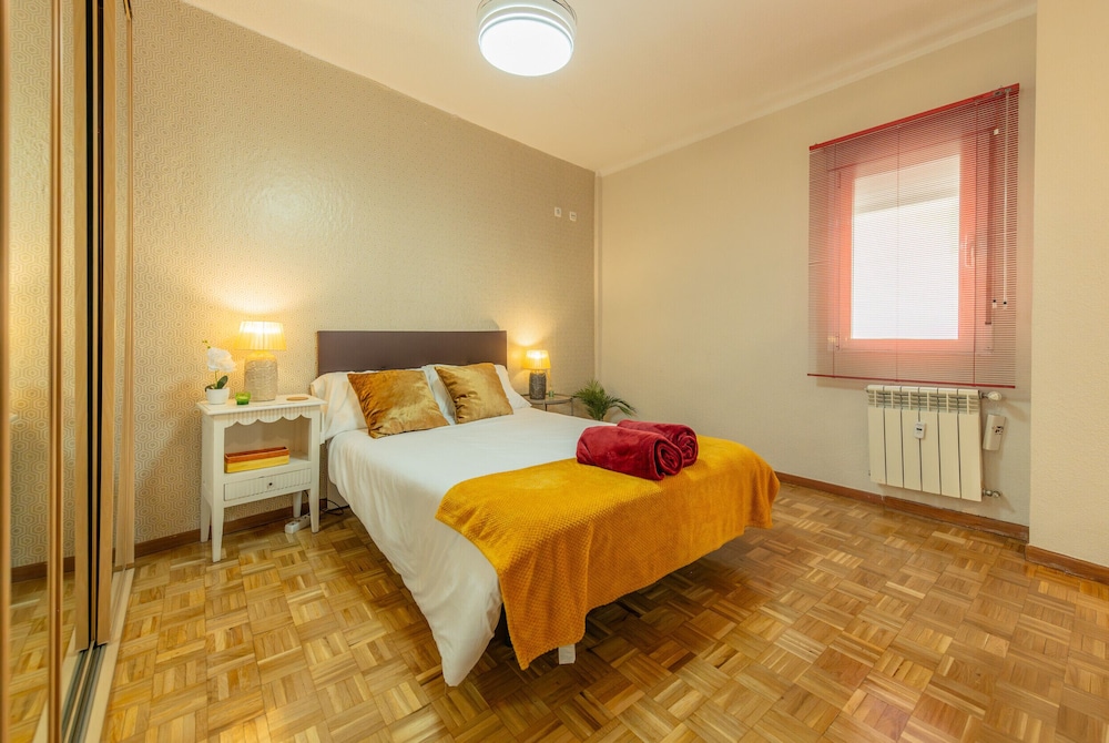 M Pvdp175 Amplio Apartamento de Tres Dormitorios