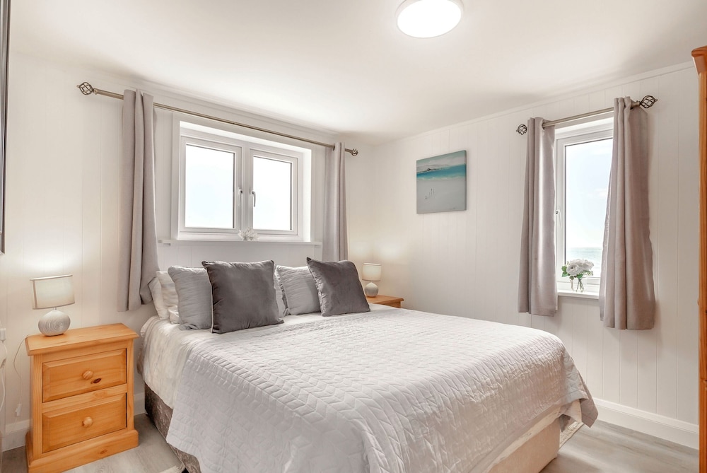 Beachcomber's Cottage view 5