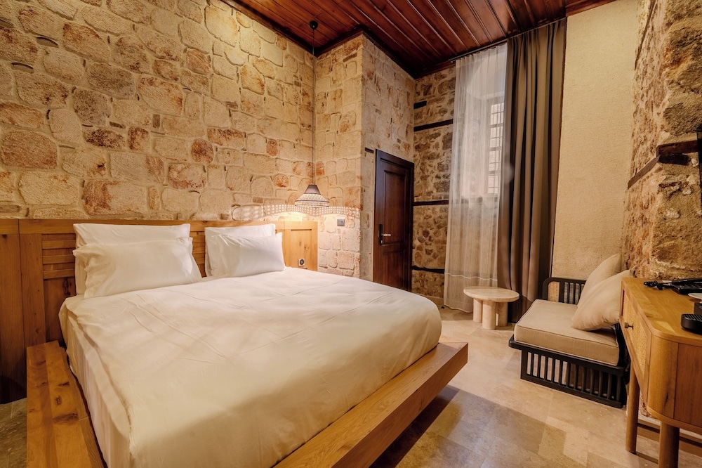 Belmondo Süitler - Image 37