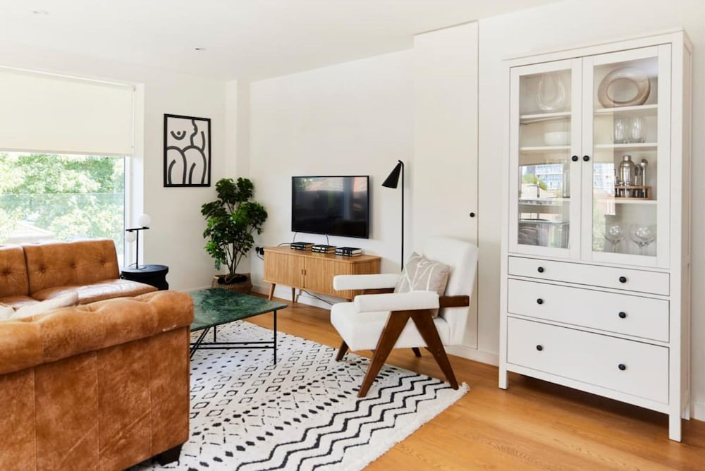The Copenhagen Place - Enchanting 2bdr Flat With Balcony