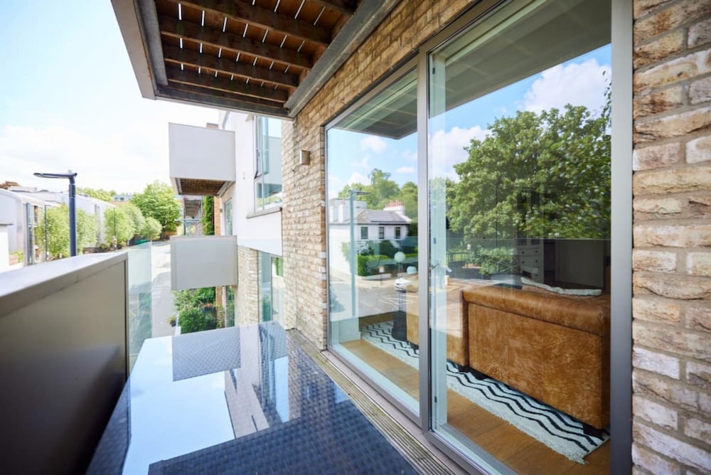 The Copenhagen Place - Enchanting 2bdr Flat With Balcony