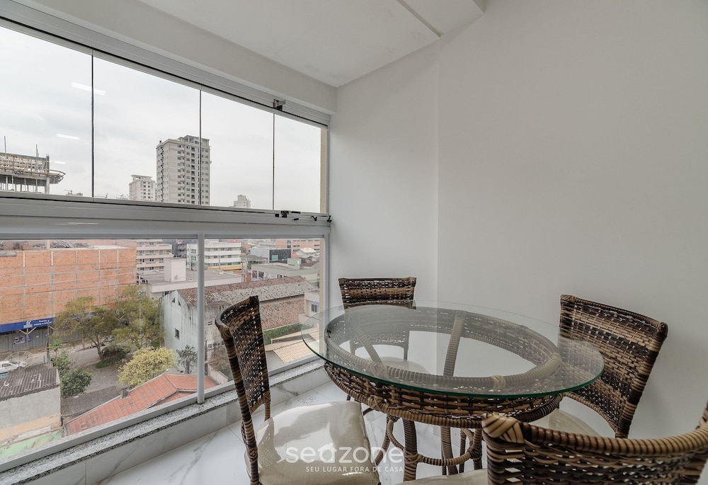 2BR apt w/ BBQ 700m From the Beach Sir0501