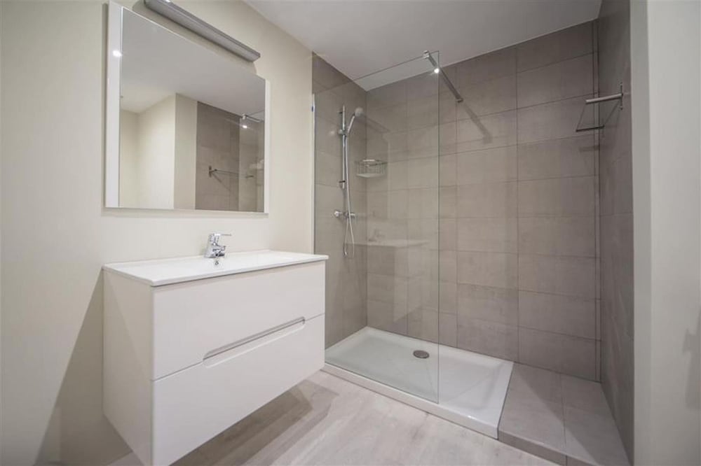 Colon 901 in Madrid With 1 Bedrooms and 1 Bathrooms