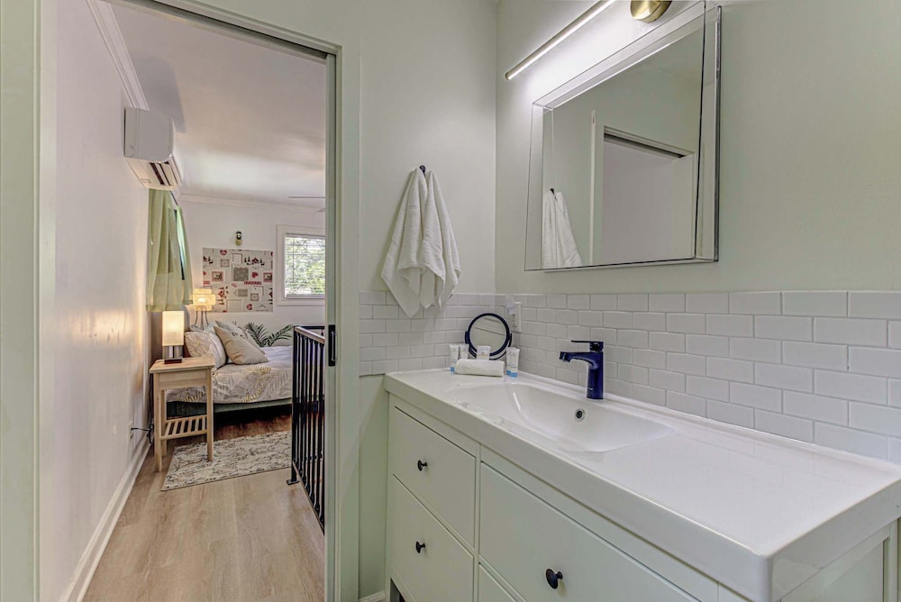 Garden Home Walkable to East Austin Eateries