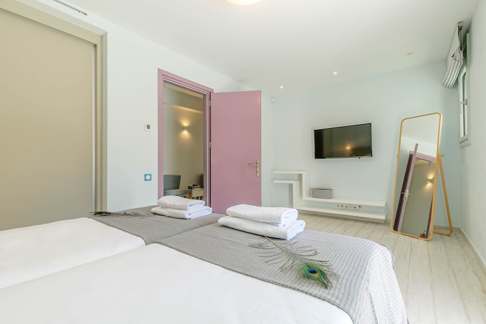 White Pearl Premium Villa Corfu view 3