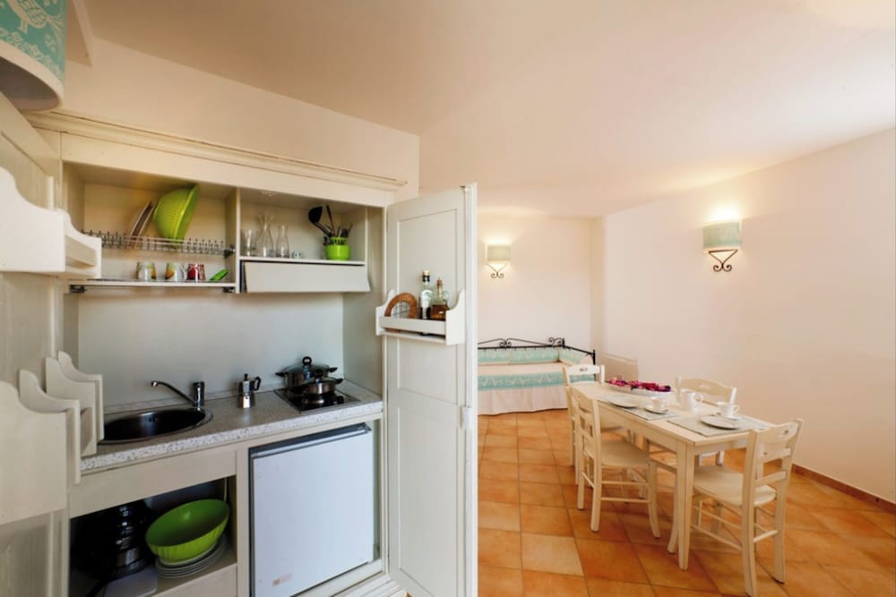 Relaxing Residence Baia dei Mirti B4 1 Bedroom Apartment Sleeps 4 -bilo 4