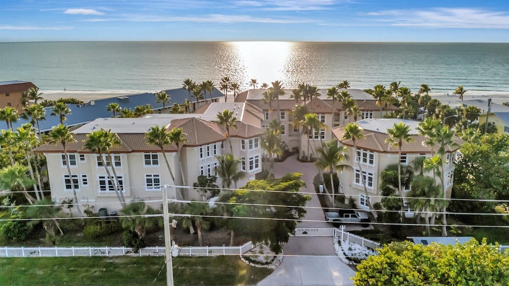 Holmes Beachfront Oasis