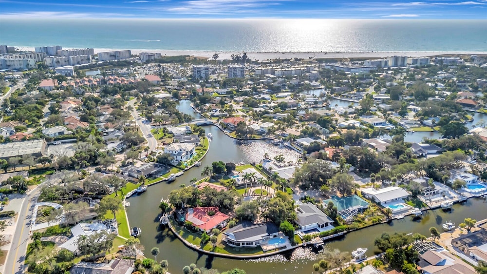 Waterfront Heated Pool House Kayaks Boat Dock