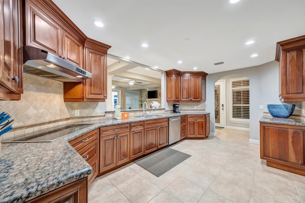 Holmes Beachfront Oasis