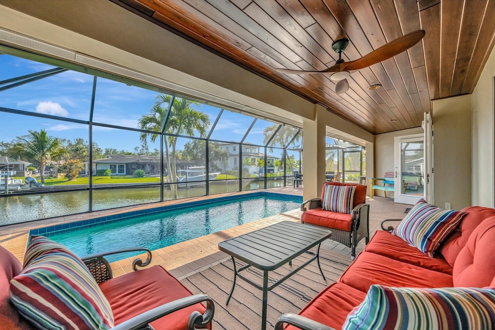 Waterfront Heated Pool House Kayaks Boat Dock