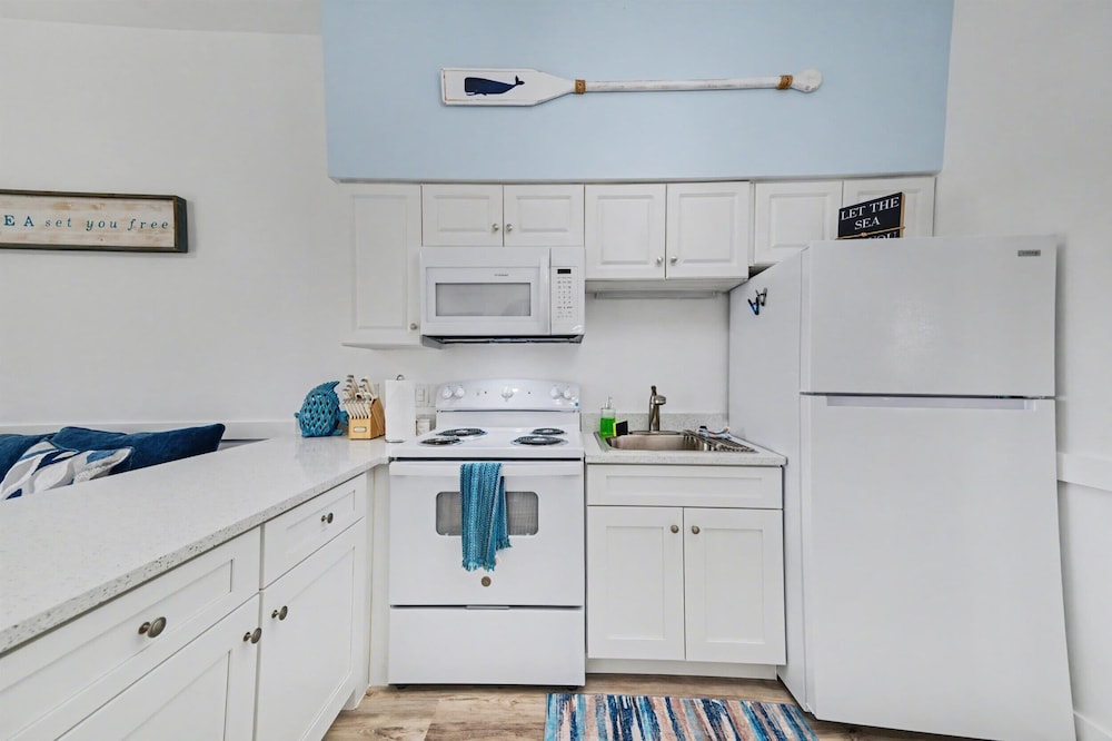 Waterway Vista Suite Pet Friendly Boat Dock