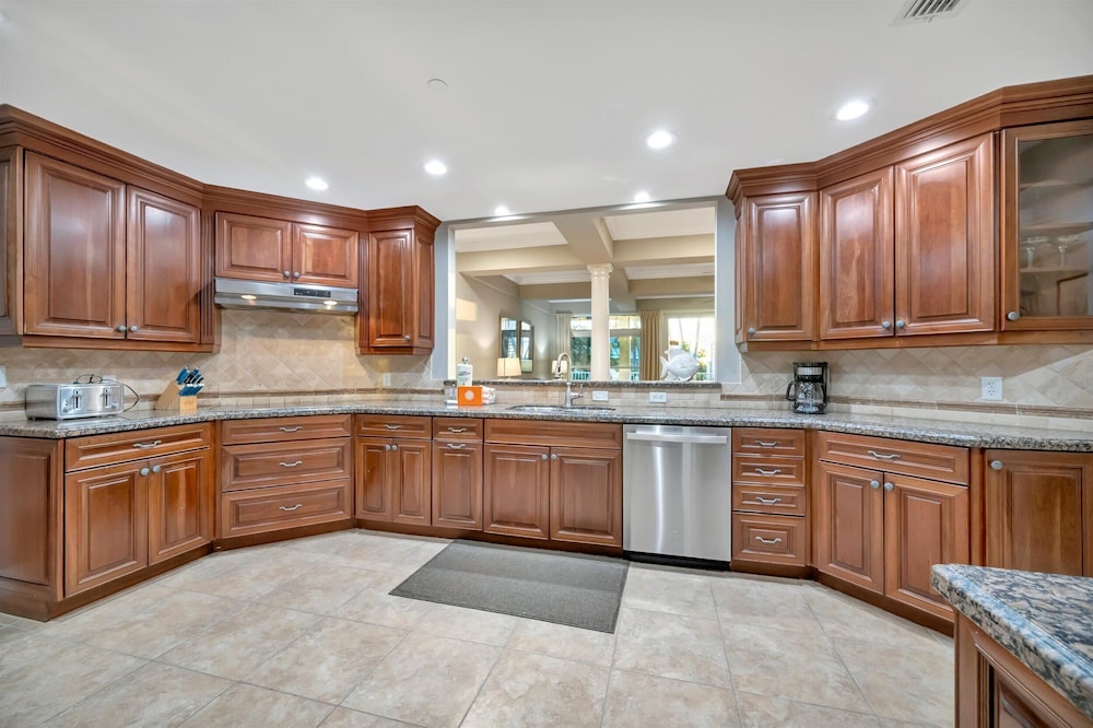 Holmes Beachfront Oasis