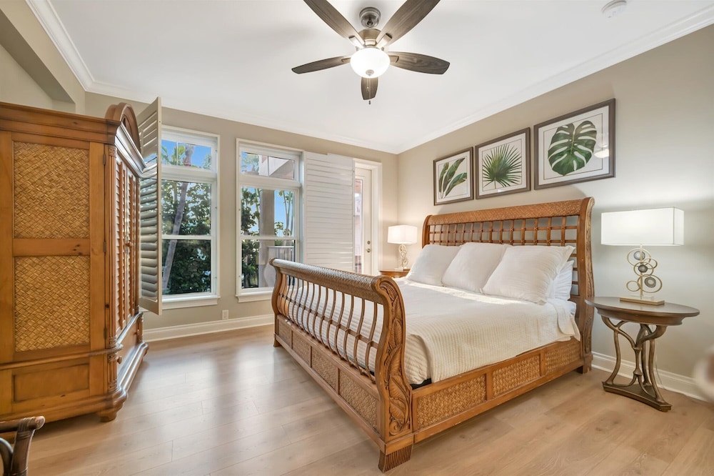 Beachfront With Private Balcony Heated Pool and Spa