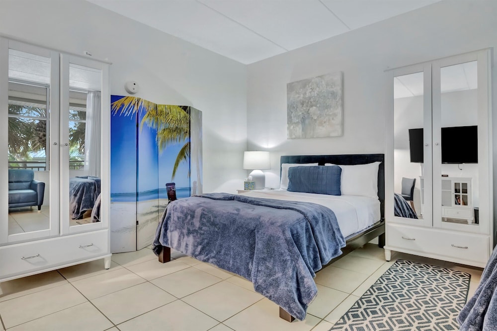 Sunset Suite - Private Balcony Gym Pool