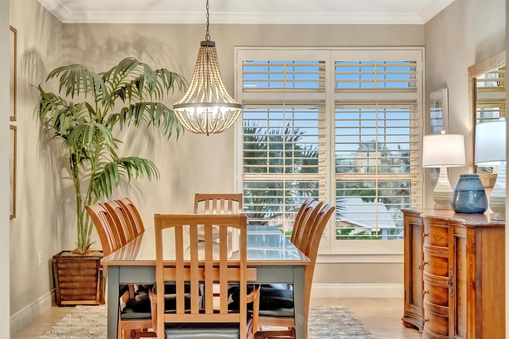 Beachfront With Private Balcony Heated Pool and Spa