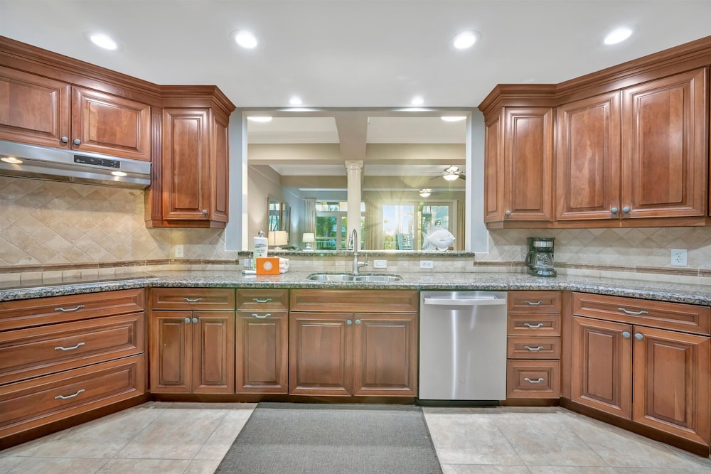 Holmes Beachfront Oasis