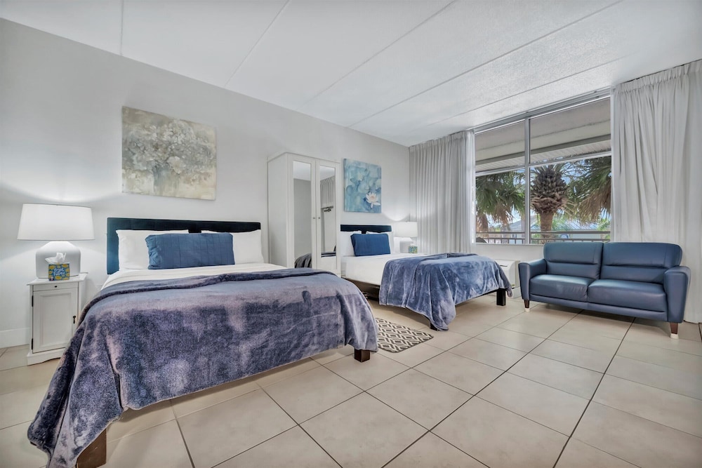 Sunset Suite - Private Balcony Gym Pool