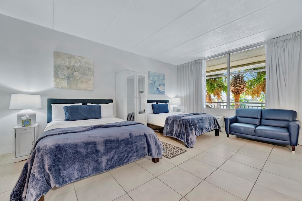 Sunset Suite - Private Balcony Gym Pool