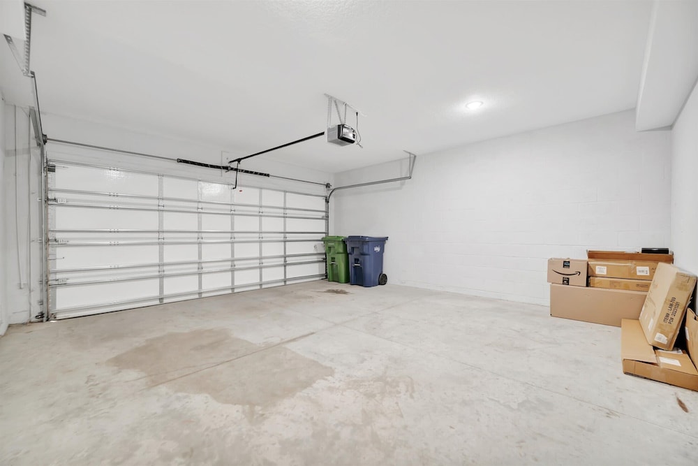 4br3ba Modern Sleeps 10 8 Minutes to Raymond James