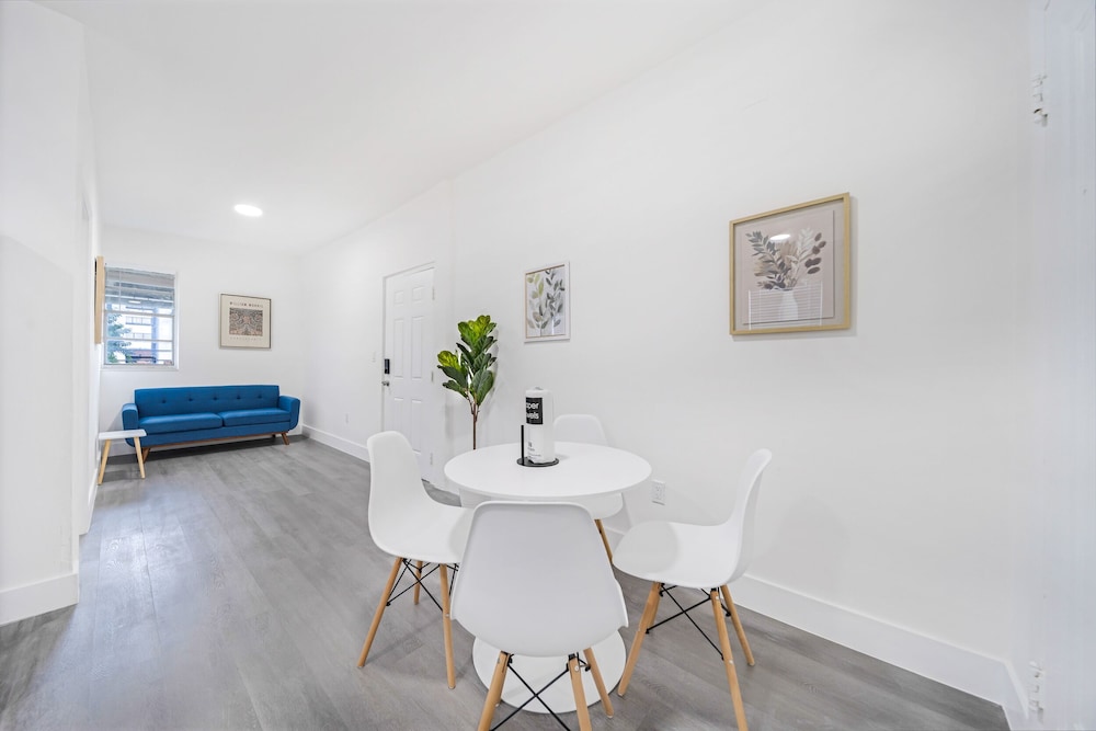 Historic 2 Bedroom Hidden Gem