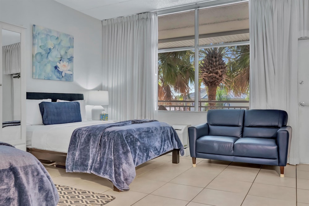 Sunset Suite - Private Balcony Gym Pool