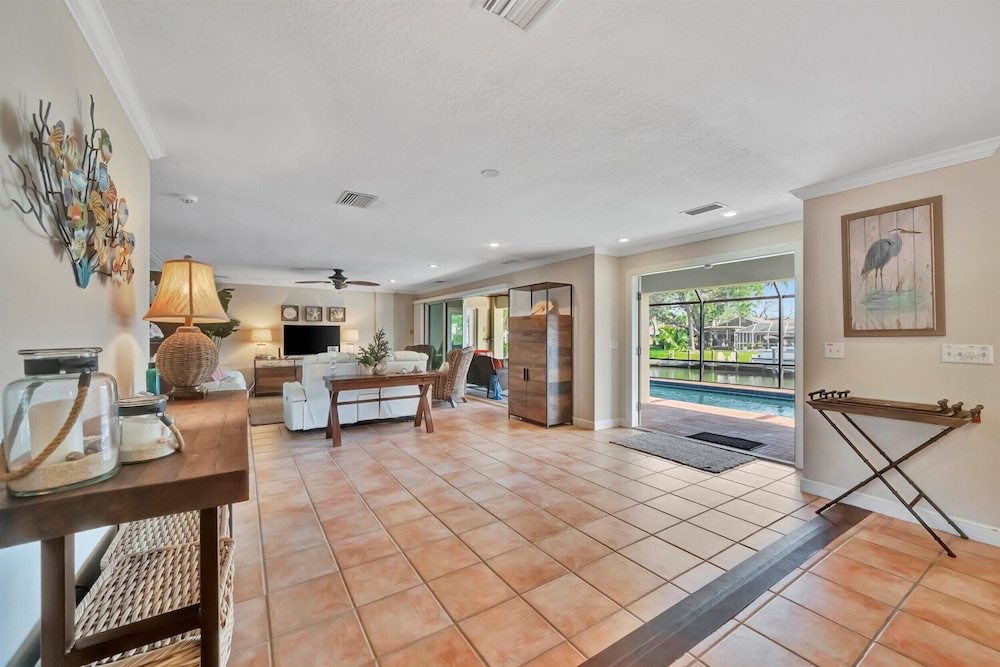 Waterfront Heated Pool House Kayaks Boat Dock