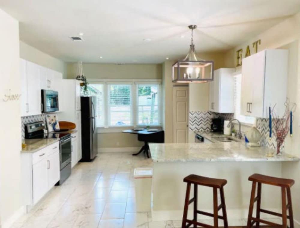 Charming Bungalow Near Historic Downtown - Image 3