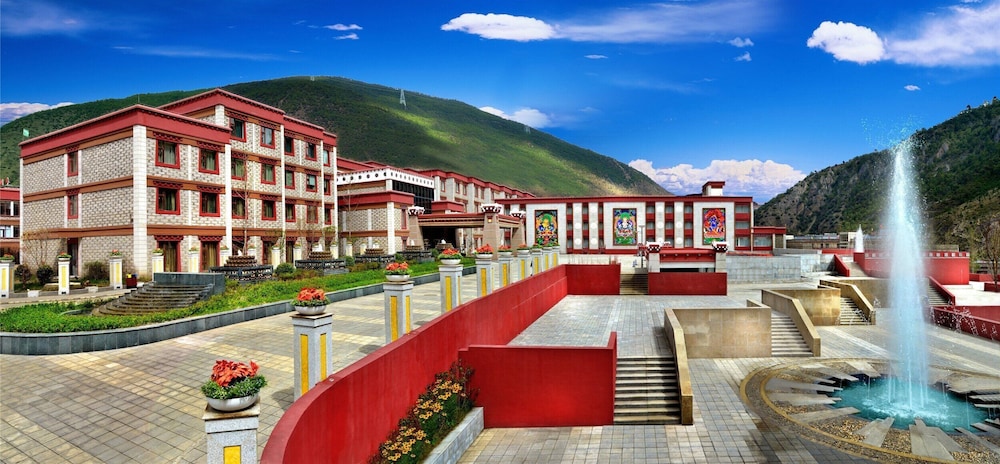 Crowne Plaza Yading by IHG