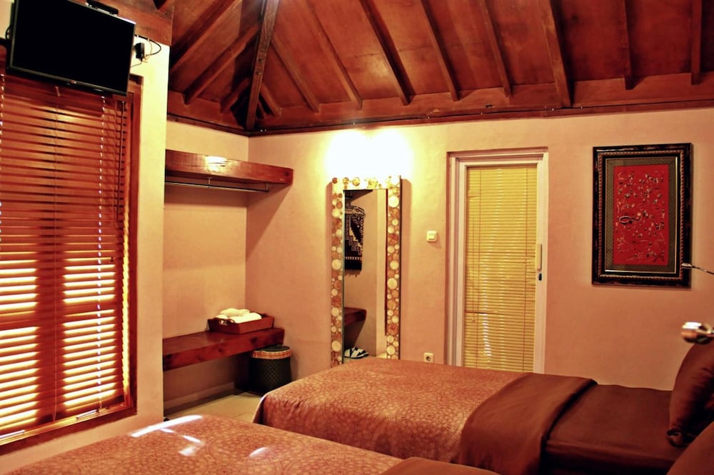 Tegal Panggung Inn
