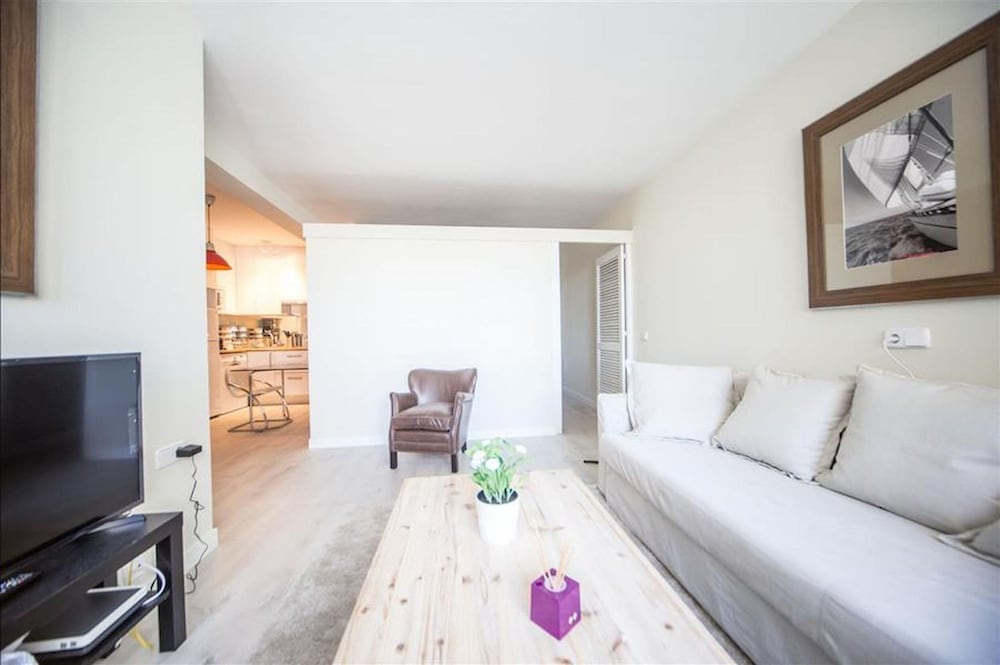 Colon 901 in Madrid With 1 Bedrooms and 1 Bathrooms
