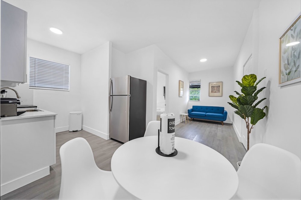 Little Havana Gem 2BR Retreat