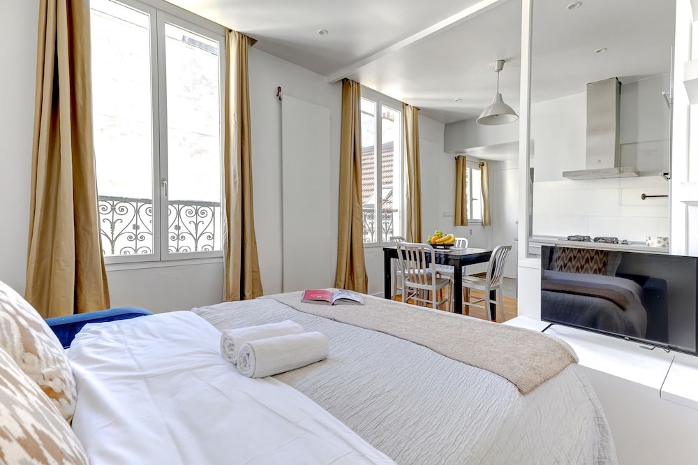 Bright 1BR by Palais Garnier