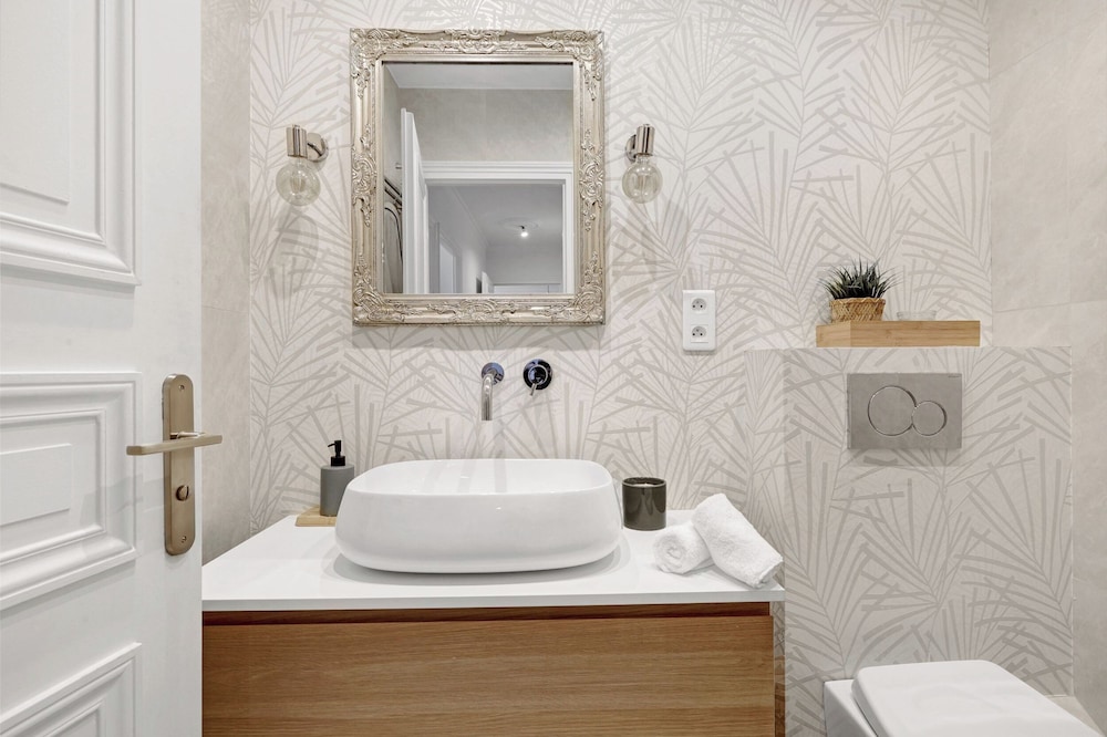 Stylish 2BR Near Faubourg Saint-Honoré
