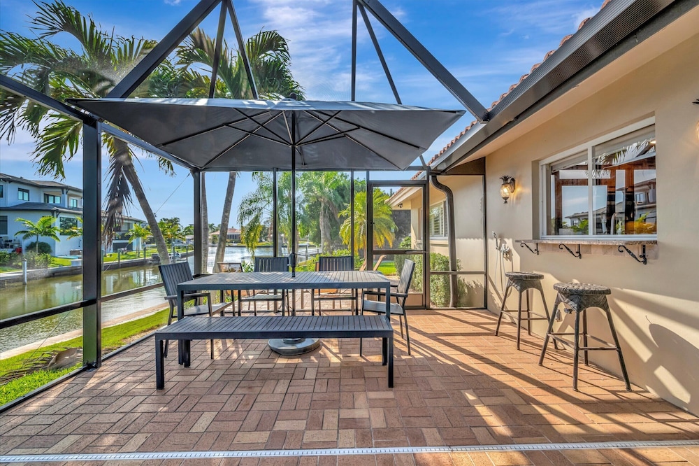 Waterfront Heated Pool House Kayaks Boat Dock