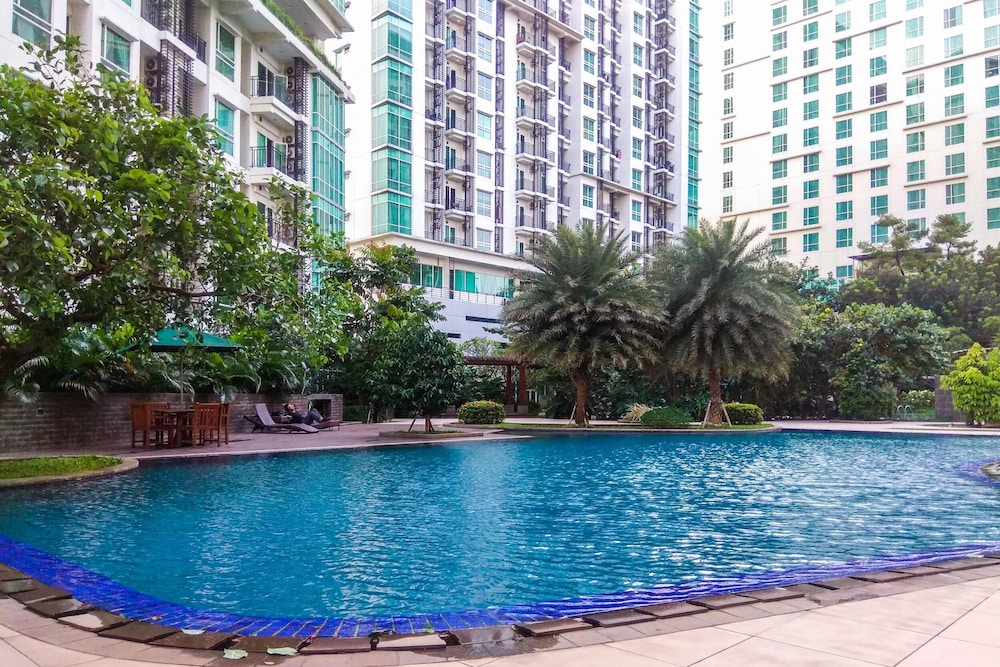 Comfy 2BR Apartment at Woodland Park Residence