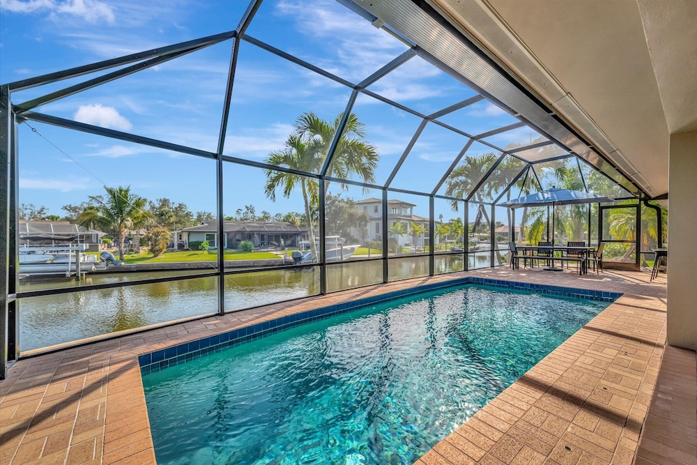 Waterfront Heated Pool House Kayaks Boat Dock