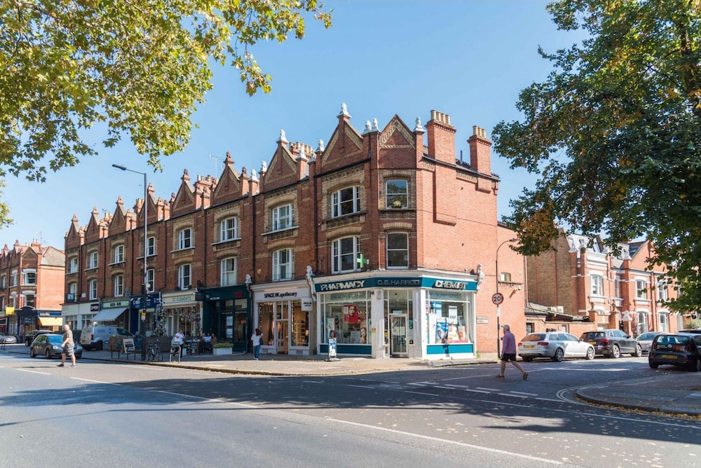 Picturesque Parsons Green