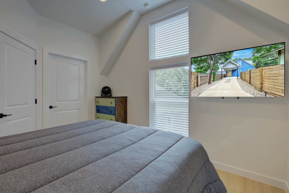 Pet Friendly Quiet Neighborhood Near S. Lamar - Image 3