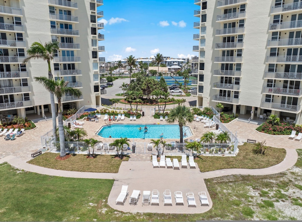 Estero Beach Tennis 1004c Direct Gulf Water Views