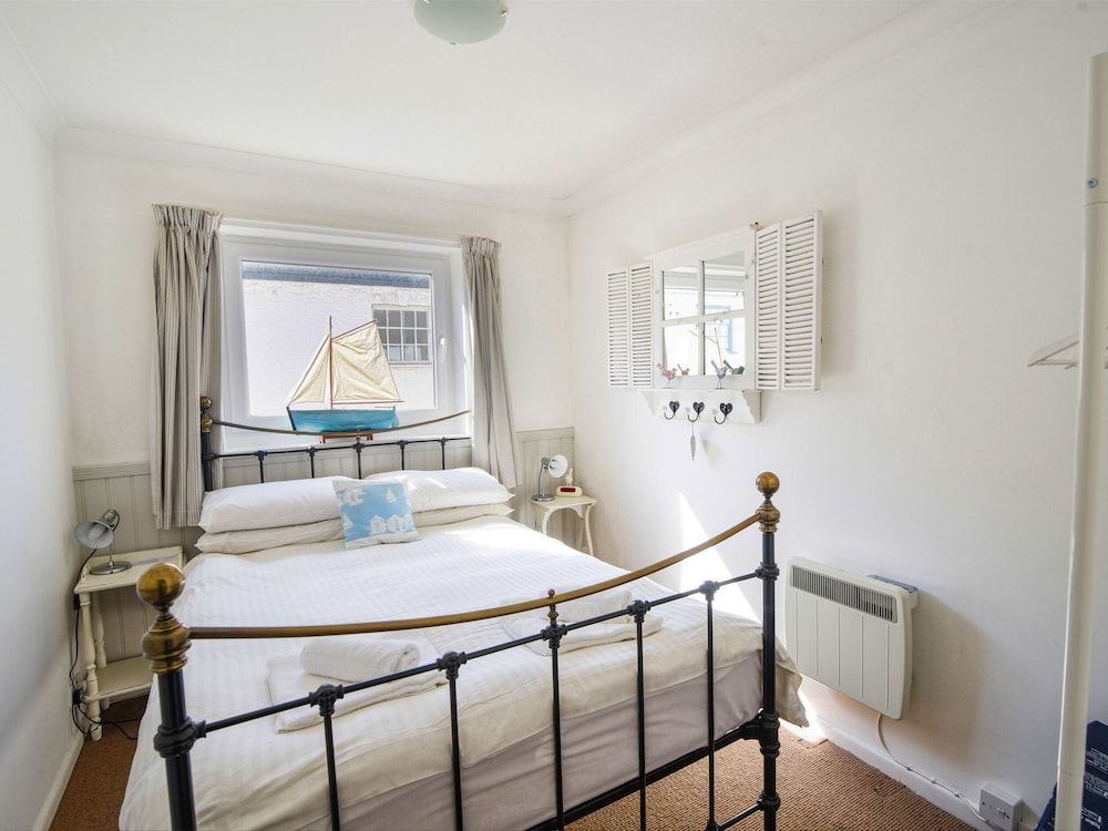 1 Bay View Court