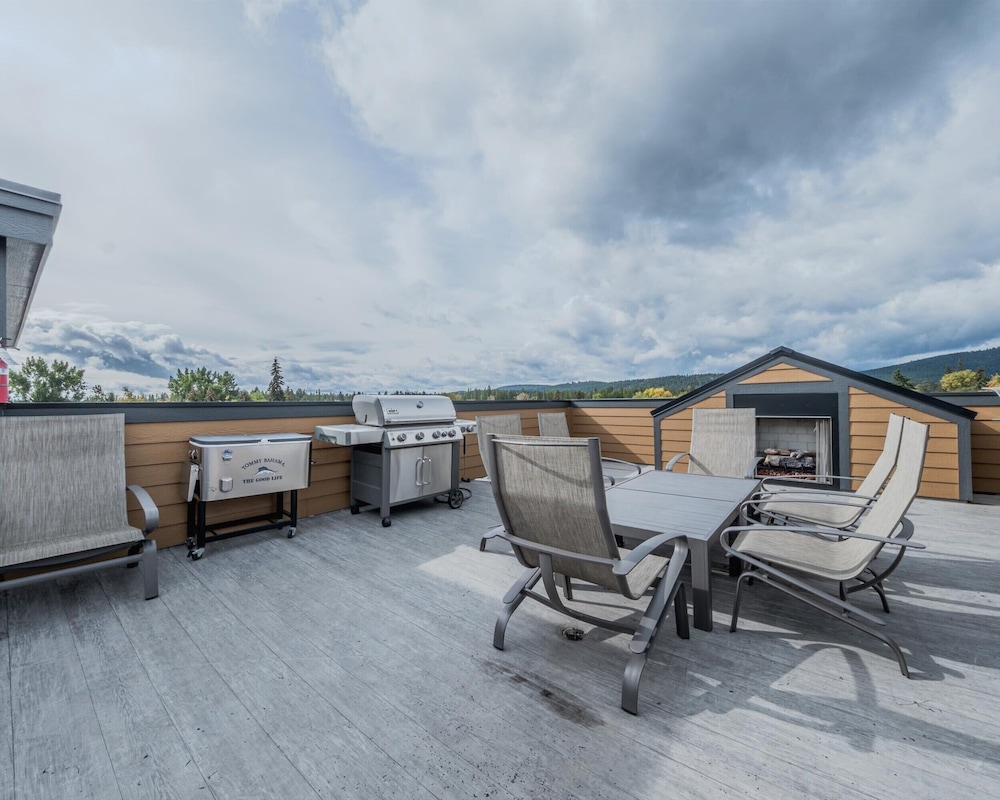 Whitefish Loft, Downtown Condo for 6