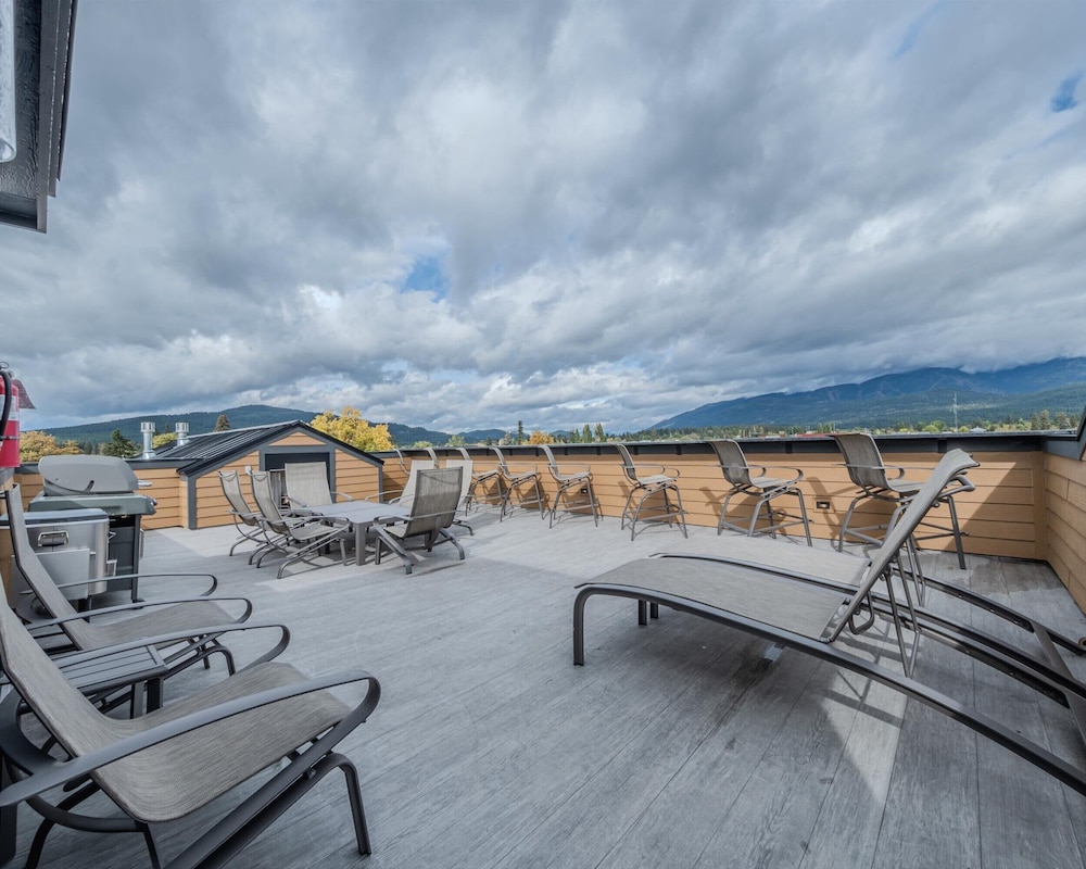 Whitefish Loft, Downtown Condo for 6